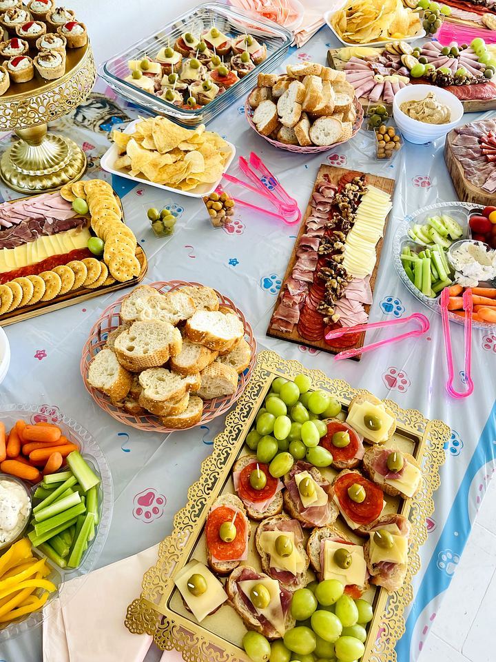 Canapé, charcuterie and fruit table for parties in Playa del Carmen